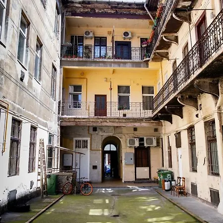 Next To Famous Party House A38 Apartamento *