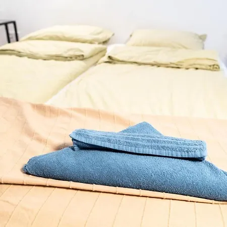 Next To Famous Party House A38 Apartamento