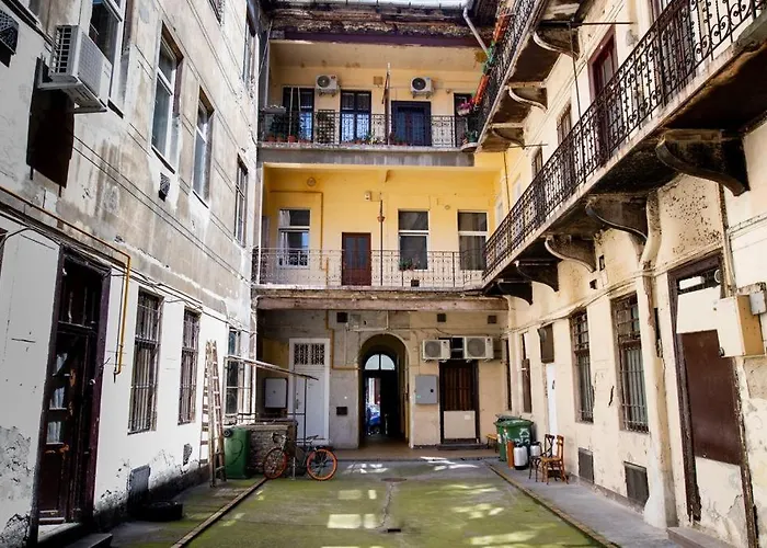 Next To Famous Party House A38 Apartament *