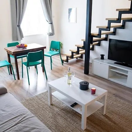 Next To Famous Party House A38 Apartament *