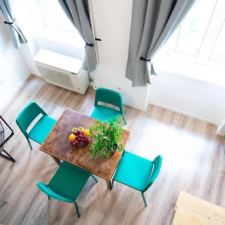 Next To Famous Party House A38 Apartament *